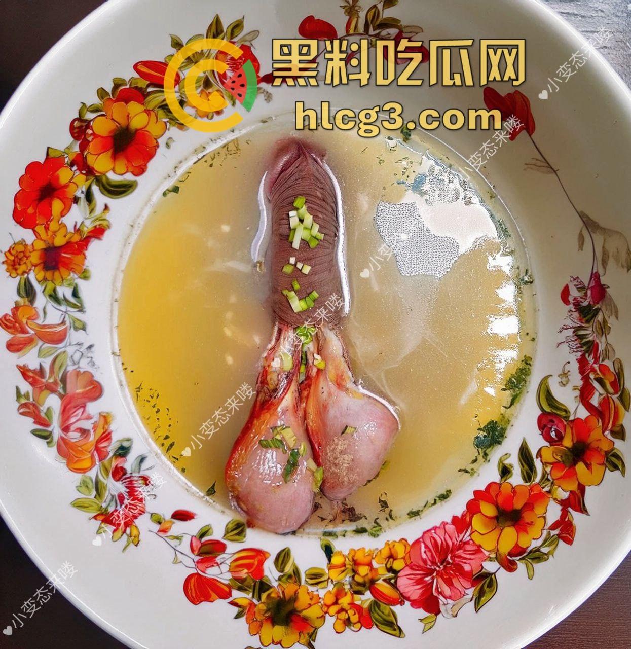 重口慎入！推特吃鸡巴博主【小变态来喽】真实吃肉棒 各种吃法 恶心至极！-9