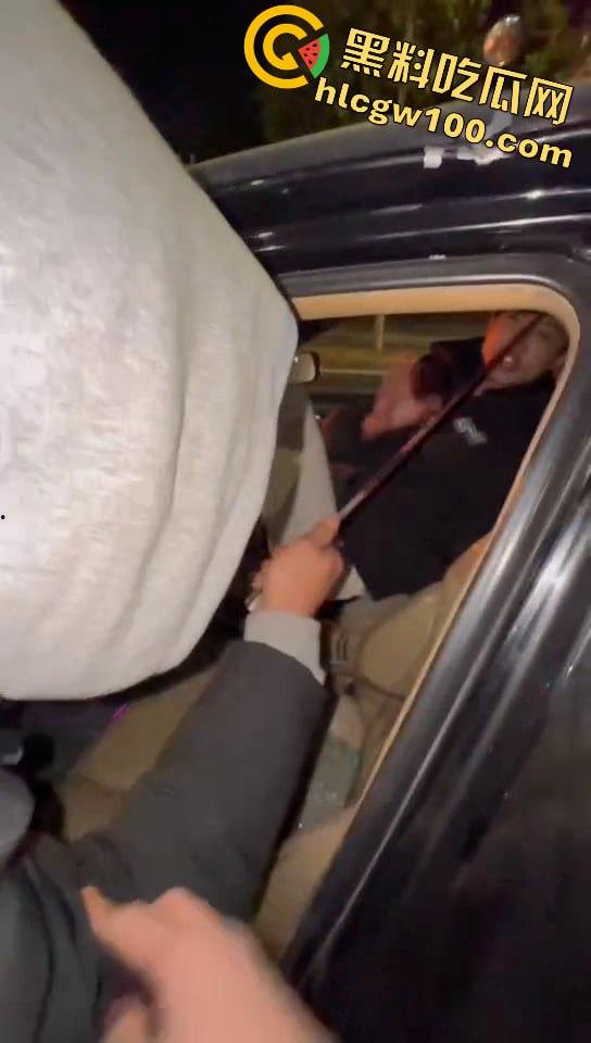 真人版罪恶都市!大马路沦为“死亡角斗场”,仇家飙车怒撞,一米多长“索命”刀狂舞-2