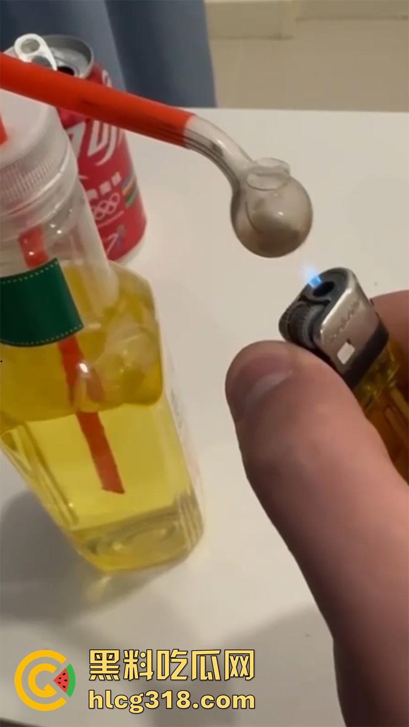 东南亚吸毒男模，无套和客人出台，双飞吸毒玩嗨杀死女友，还将女友闺蜜强奸砍头分尸，太变态了！-6