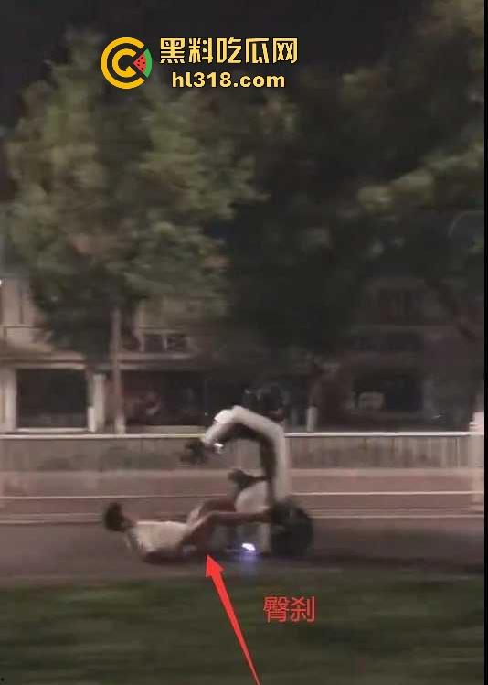 专业鬼火车手为我们评测那种刹车方式最好，臀刹手刹脸刹三种不同的方式，苦练绝技，一般人请勿模仿！-3