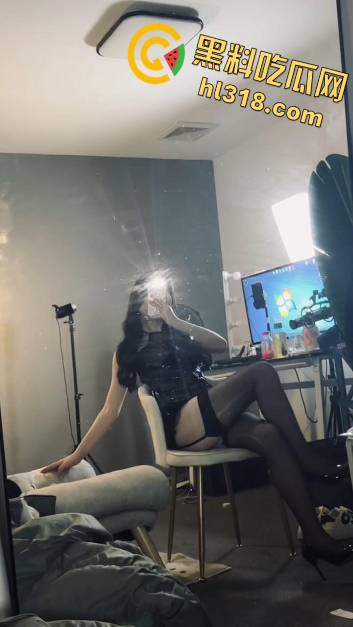 湖南株洲台球妹【杨巧】，有偿陪睡奴性十足，被炮友强制按头暴力口交，干一半还主动要求炮友摘套内射 !-6