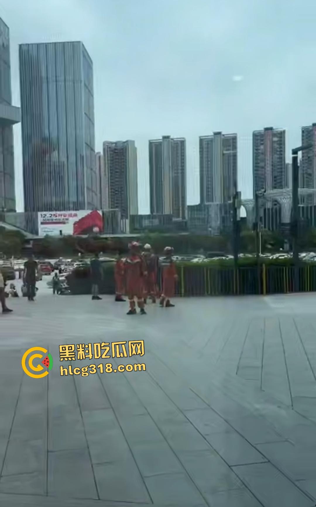 华侨城桔子酒店女子穿最爱的JK跳楼自杀悲剧！原因竟是女友遭男友暴打次日绝望坠楼！-6