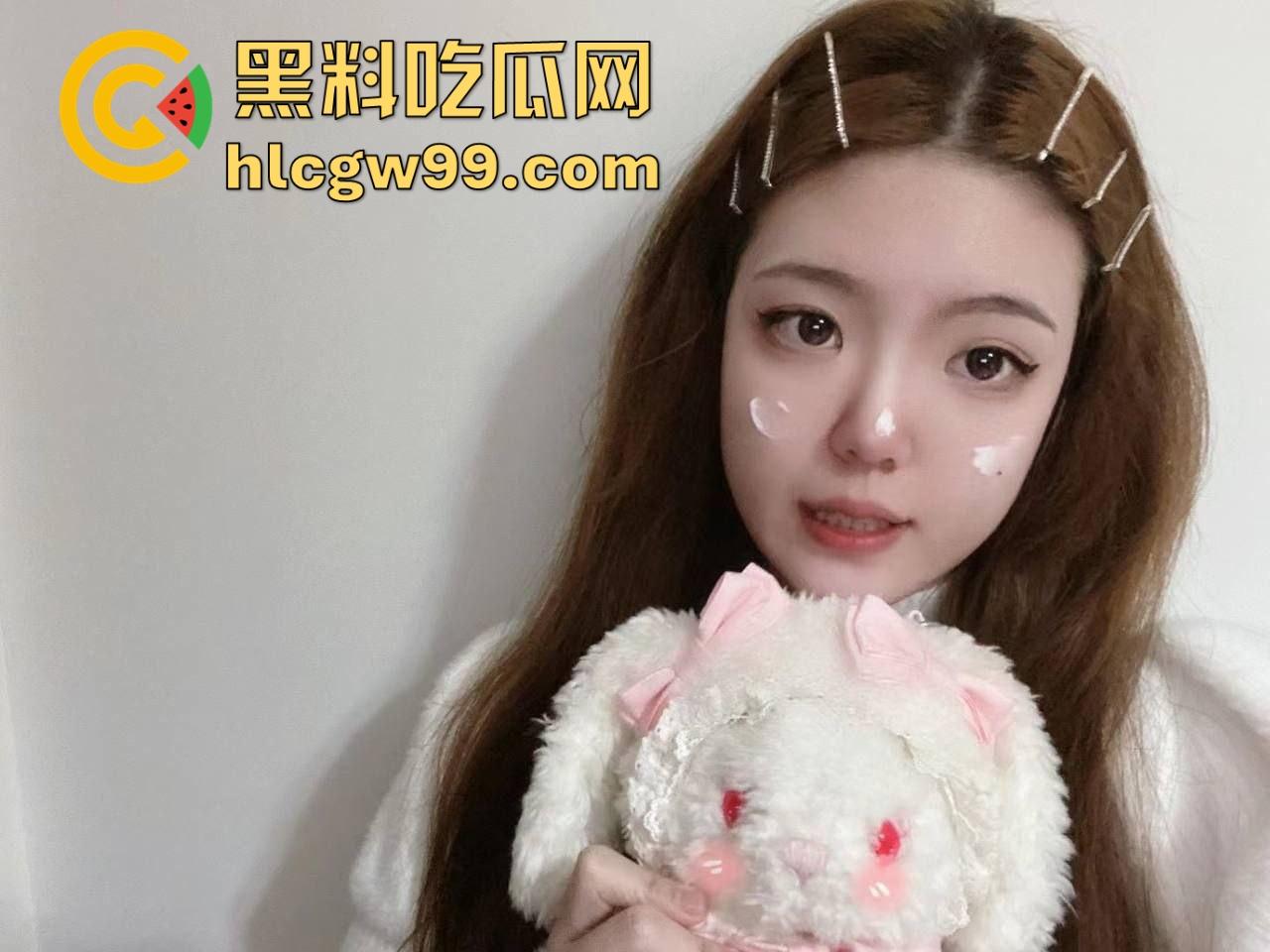 过年约炮杭州女大【孙倩倩】高冷皮囊下藏着欠操样,长毛衣底下啥都没穿,粉嫩骚逼湿成狗,跪着求肏被捅穿!-6