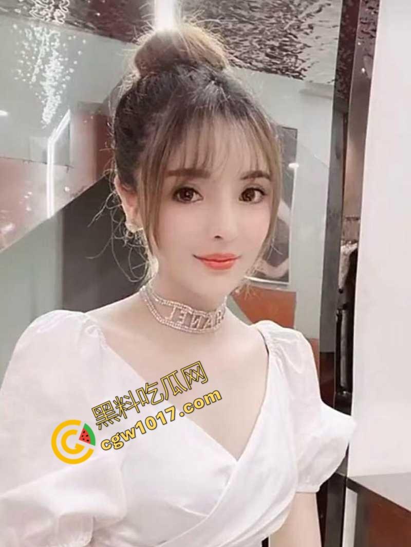 福州极品人妻【叶青霞】援交金主视频曝光：裸舞舔肛深喉，连续喷水，绿帽老公在家带娃，她却在床上浪性十足！-3