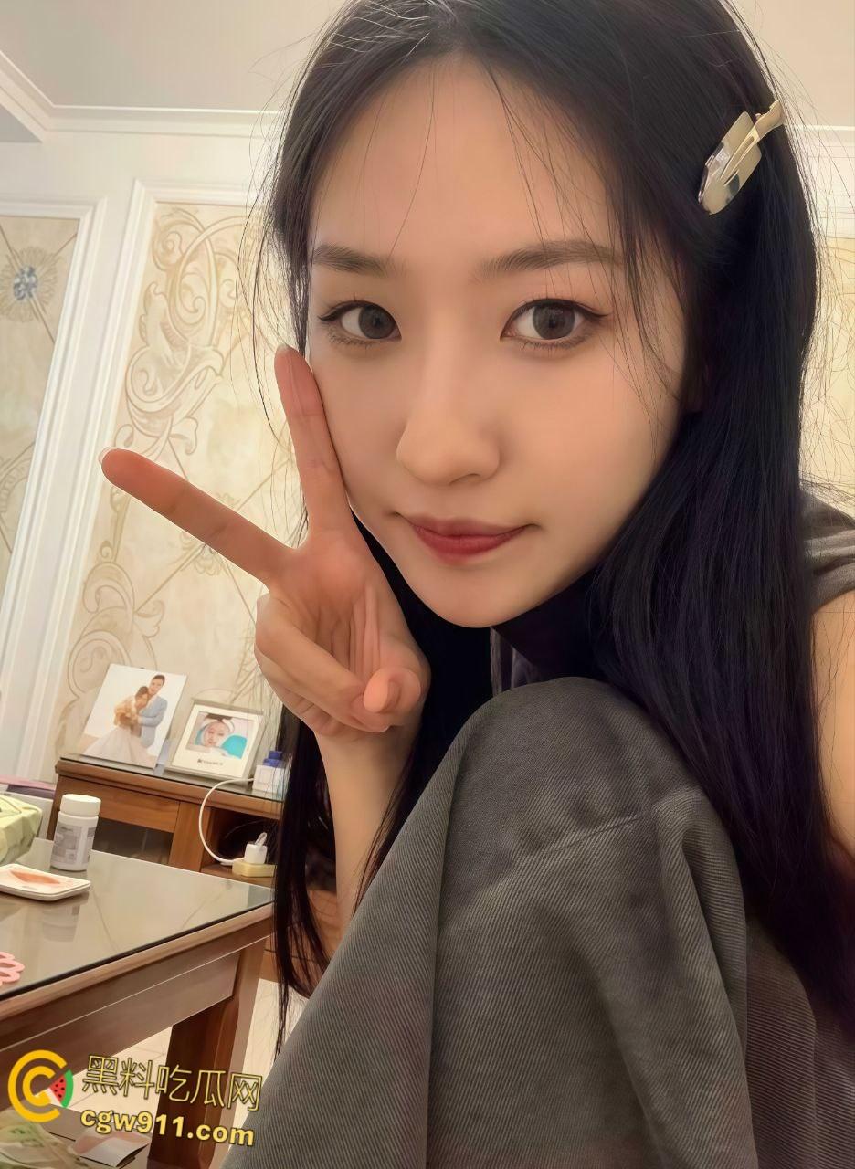 浙江大学校花【何雅茜】,被金主包养酒店调教,镜子前扯着头发被后入爆操,骑脸颜射一脸 !-2