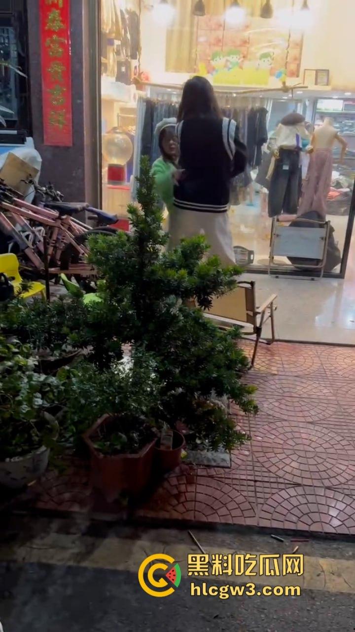 福建泉州已婚男经不住骚逼老皮条诱惑出轨劈腿 事后遭威胁帮其还钱直接崩溃 小三真实长相曝光：哥们你是真饿了啊？-6