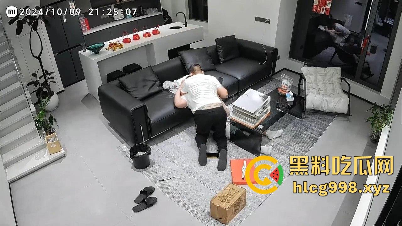 男的发微博喊被装修工人强暴，结果看着还挺享受，两GAY佬演双簧？-8