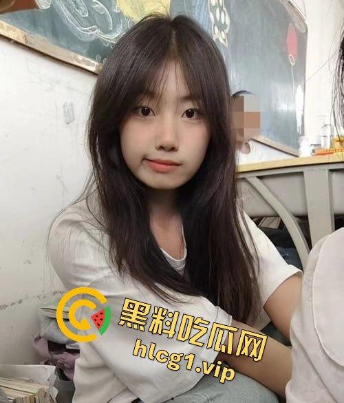 医生偷拍年轻嫩妹王雪检查全程！双腿大开取白带，清纯妹子惨遭曝光！-1