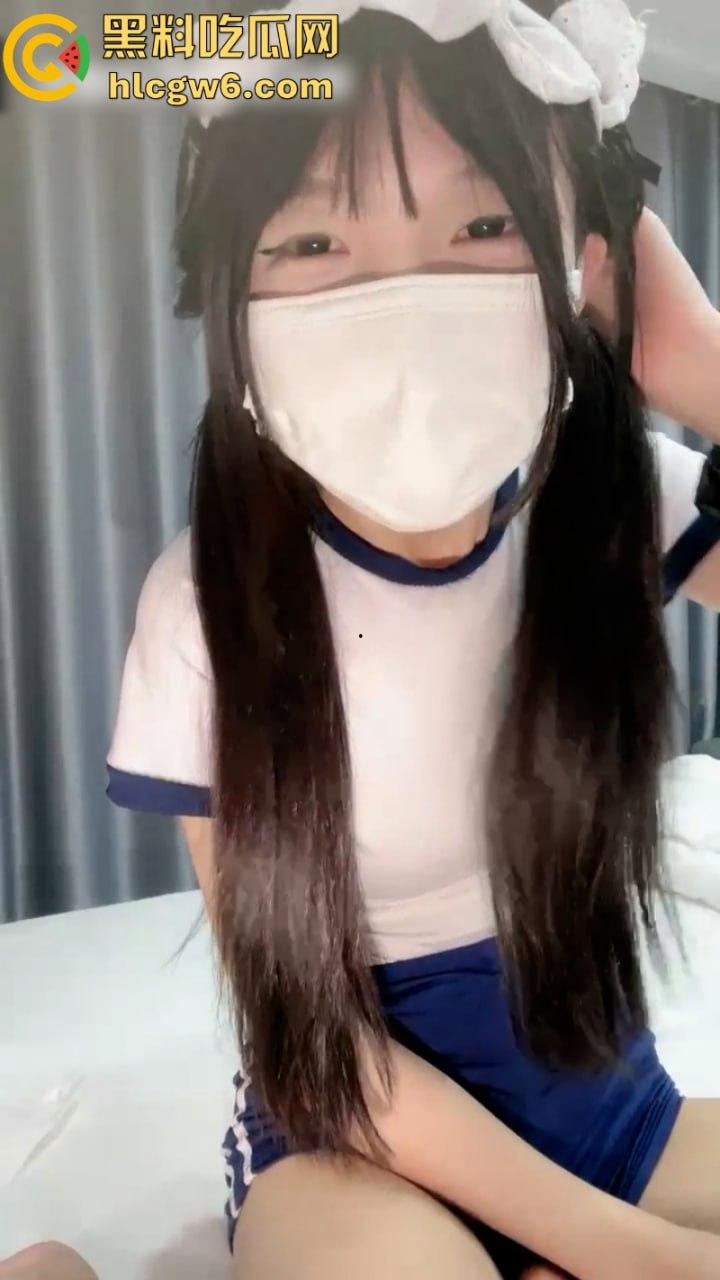 双马尾萝莉【陈小鱼儿】直播大战二男 双棍轮肏淫叫不止 爽到翻白眼-10