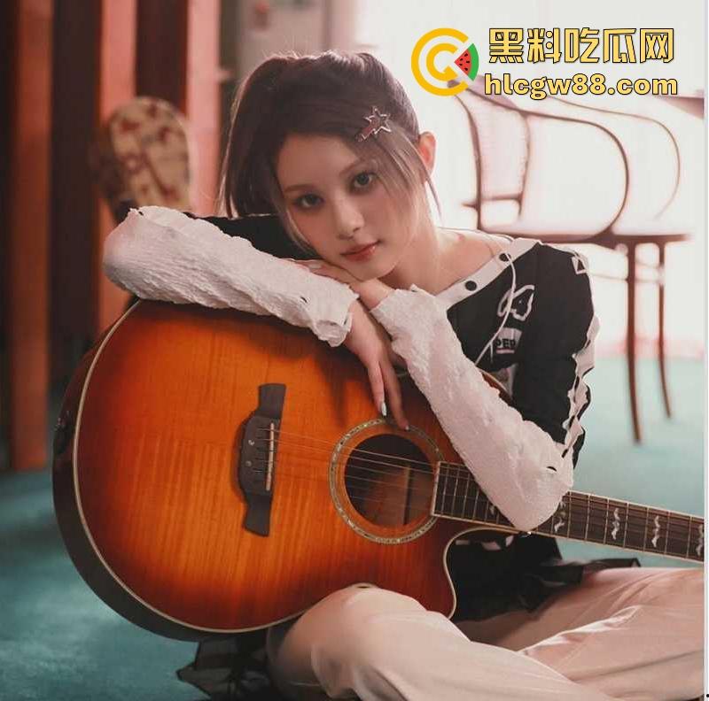 韩国kpop组合【幻蓝小熊】 媛媛 台中跨年走光露黑乳晕，粉丝偷拍起哄，财阀操嫩穴传闻爽爆网络-6