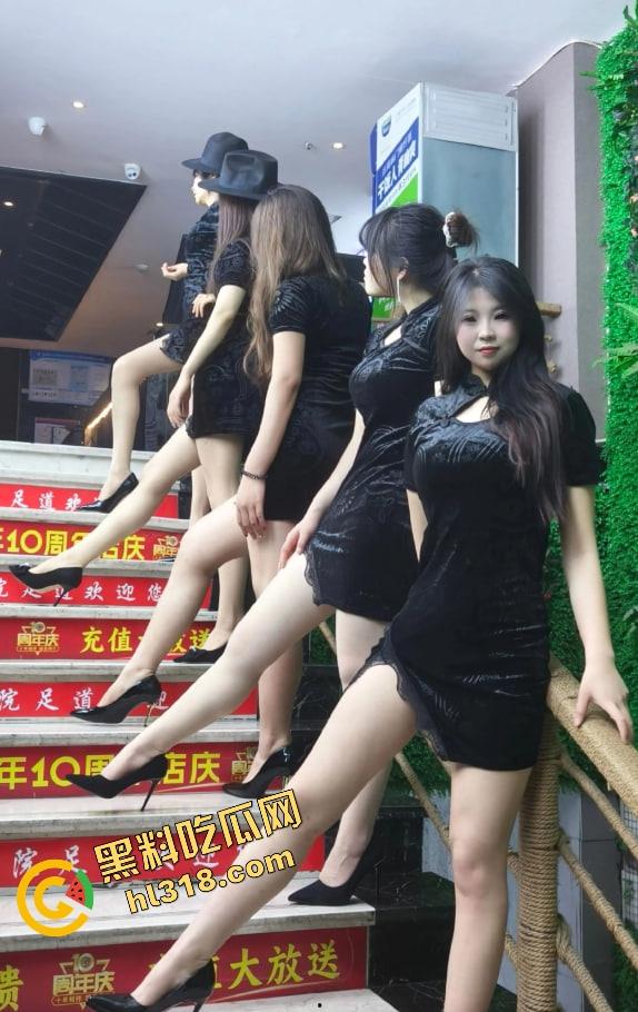 全新肾保健套餐曝光，全裸趴床任摸奶，揉奶撸屌一气呵成，花式服务直接把你榨干射完还想再来一发！-8