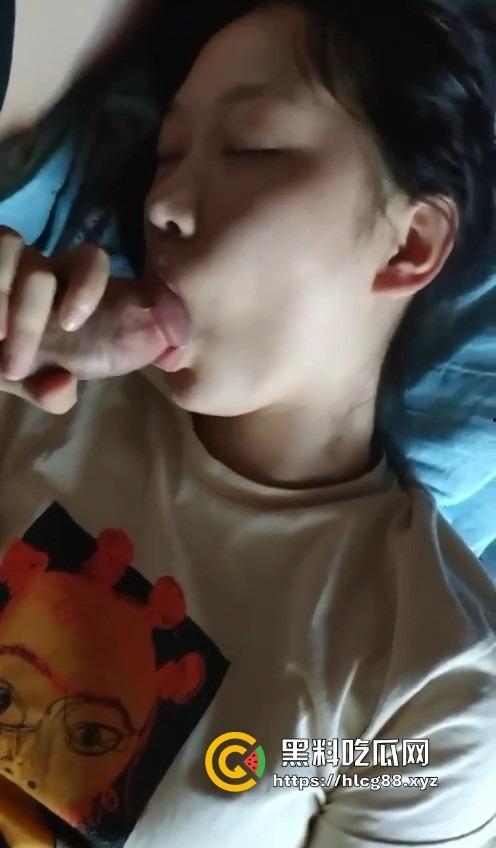 西南民族学院大二微胖妹【汪云】开学就成学长母狗，口交后入伺候得飞起，结果只是学长的玩物！-6