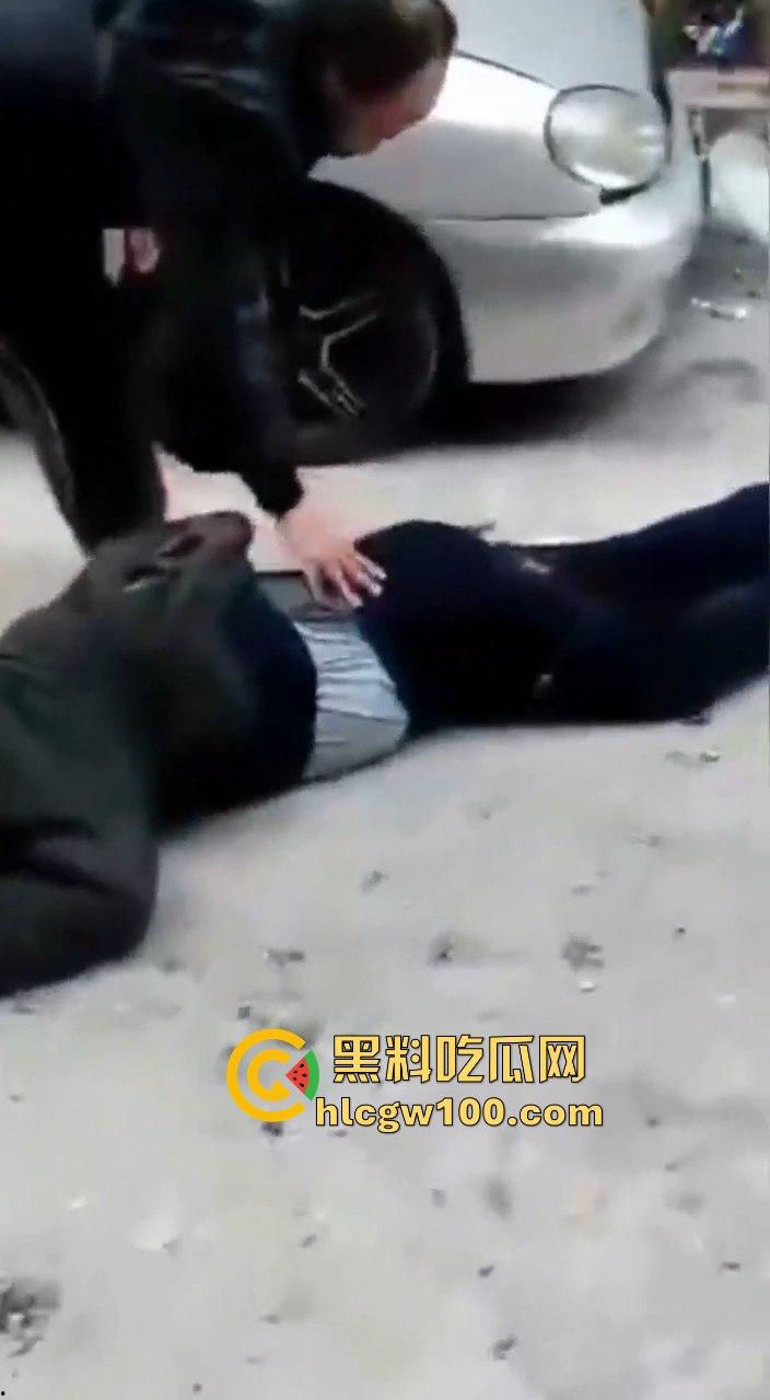 叙利亚反叛军武力镇压民众，现场暴力血腥天尸横遍野堪称世界末日。-6