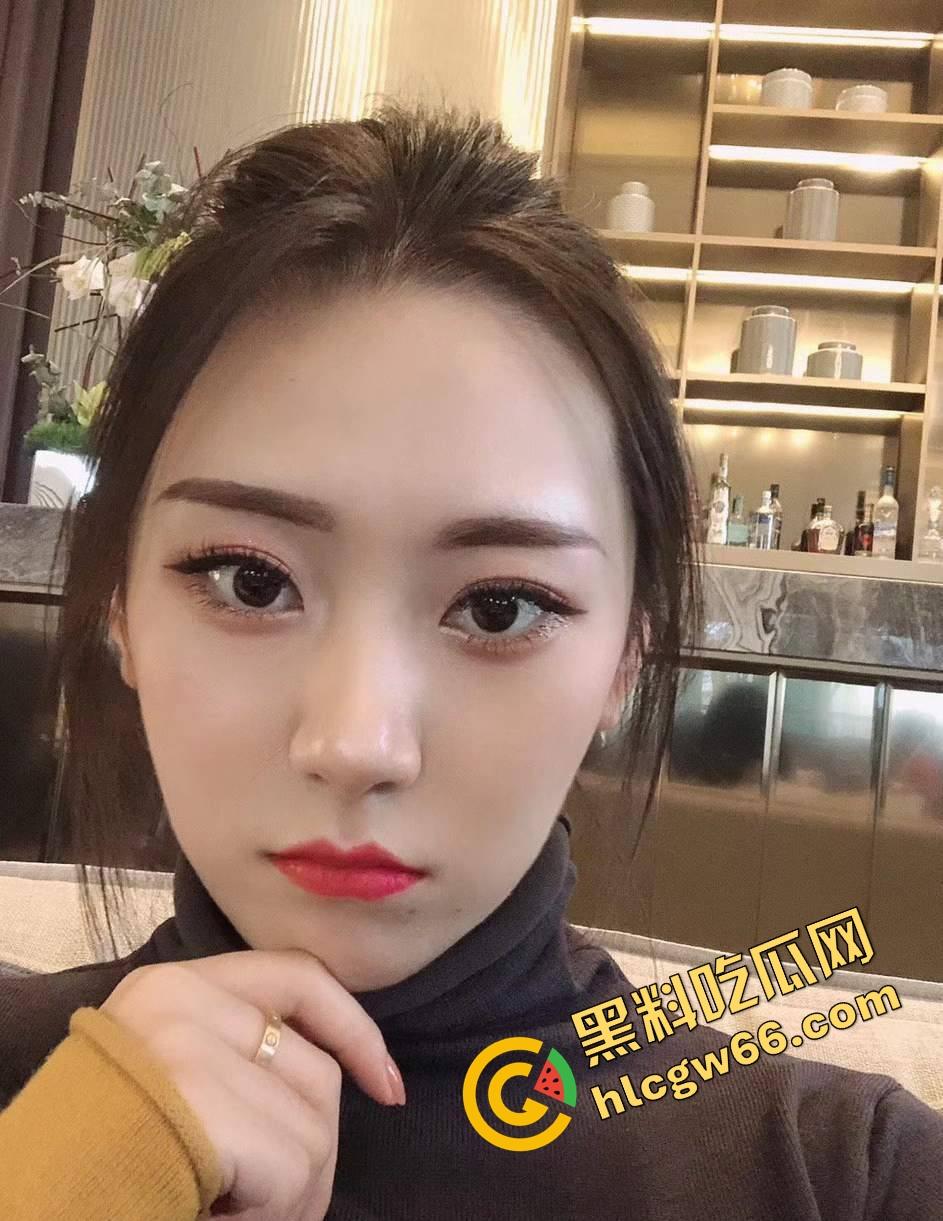 吕总调教计划外传空姐篇，制服冷艳空中婊子，落地即变骚狗，一根皮鞭抽出逼水喷湿！-1