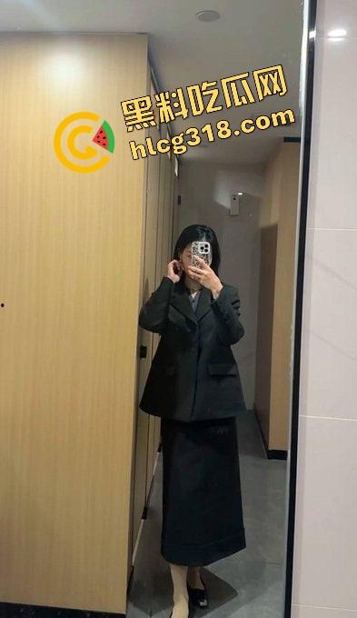 95后女律师白天开庭判案，晚上外网当职业装福利姬，法庭正义使者秒变深夜咯咯哒，打官司送一炮！-13