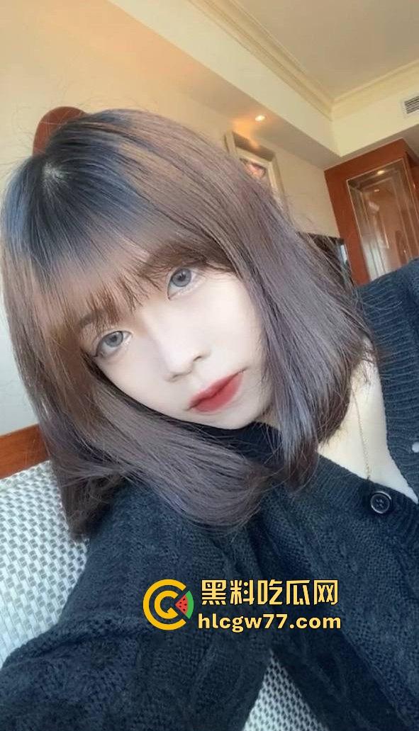 C罩杯短发大奶学生 被金主盯上花高价把她约出来 一顿深喉猛插 学生妹都给弄干呕了 这钱赚的真干净-7