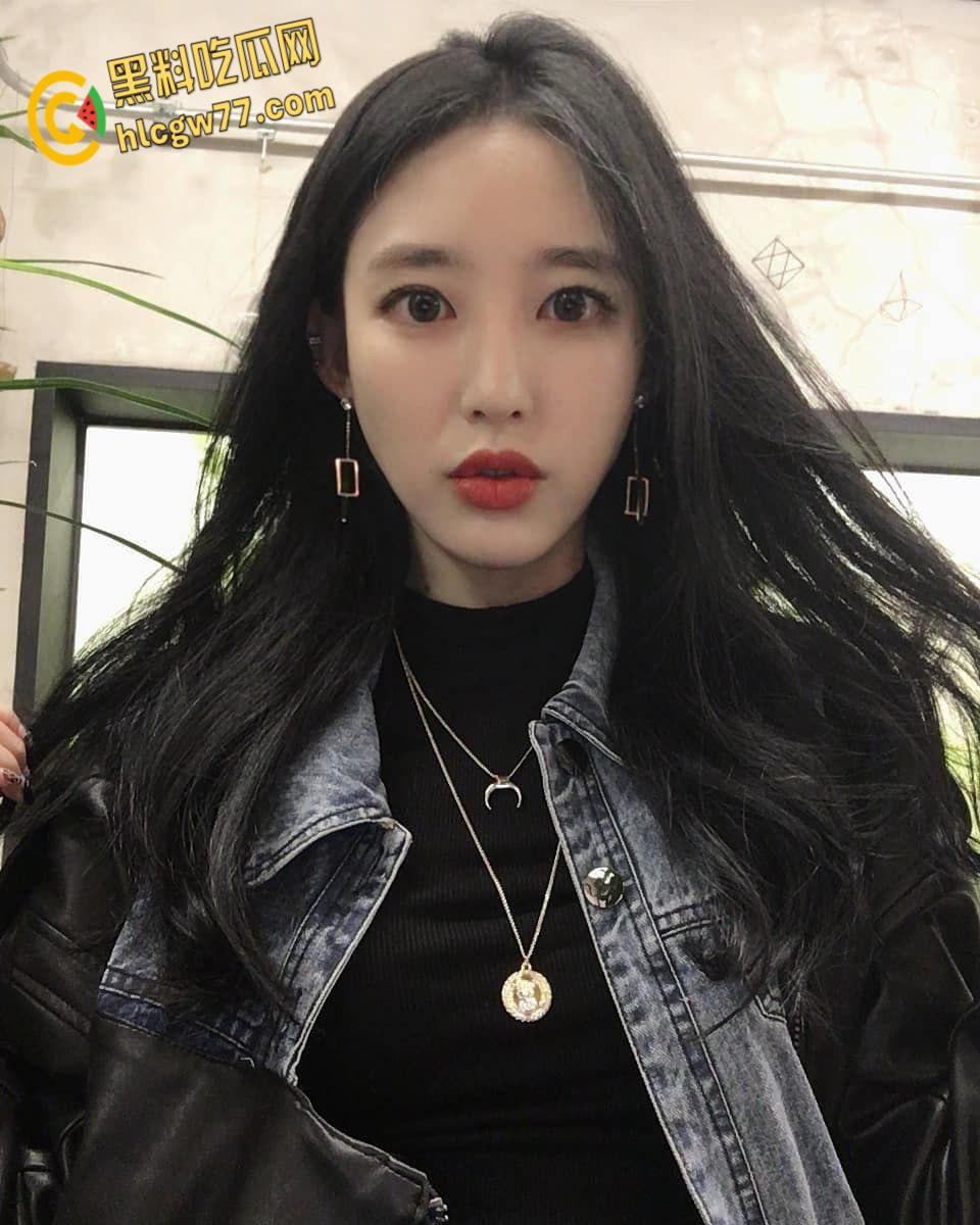 韩国风骚人妻露脸自拍，长腿反差尤物情趣诱惑，淫叫水多掀情欲巅峰！-3