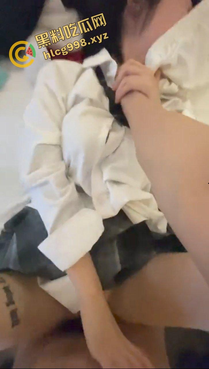 抖音JK女骚鸡『抱住璎珞』娇嫩玉体 线下约炮金主大哥 后入超级带感 独家流出！-5