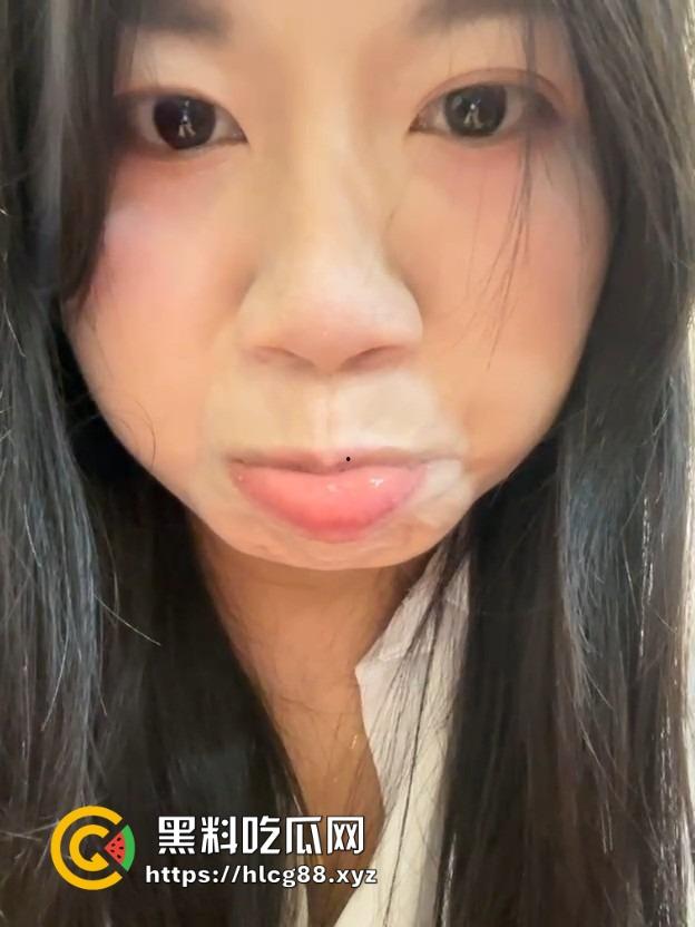 苏州大三【邵怡饶】自拍视频再曝，甜脸恶心人，床上骚浪贱到爆，男友操她操出新高度！-6