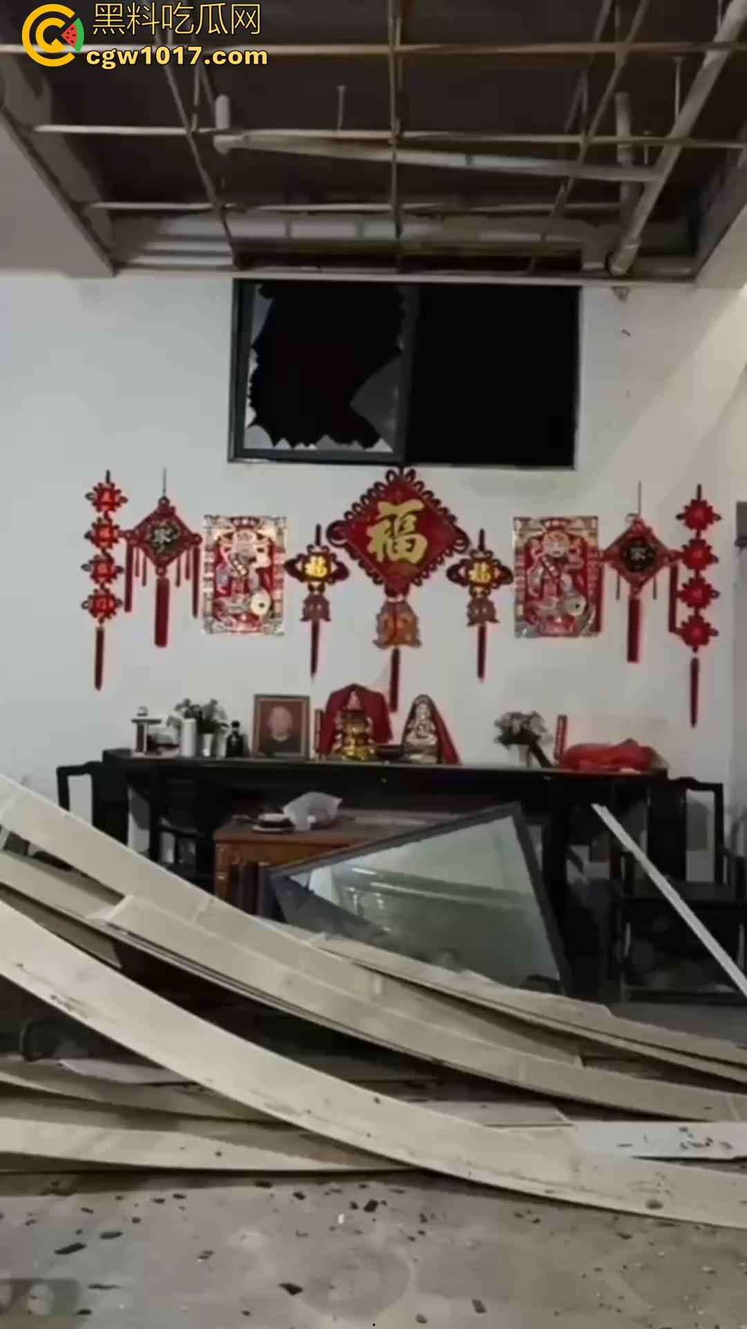 安徽亳州赵桥乡爆炸惨案只因为村名非法烟花销毁失控造成！卢天庙小学附近的建筑坍塌受损不一 造成4人重伤！-3