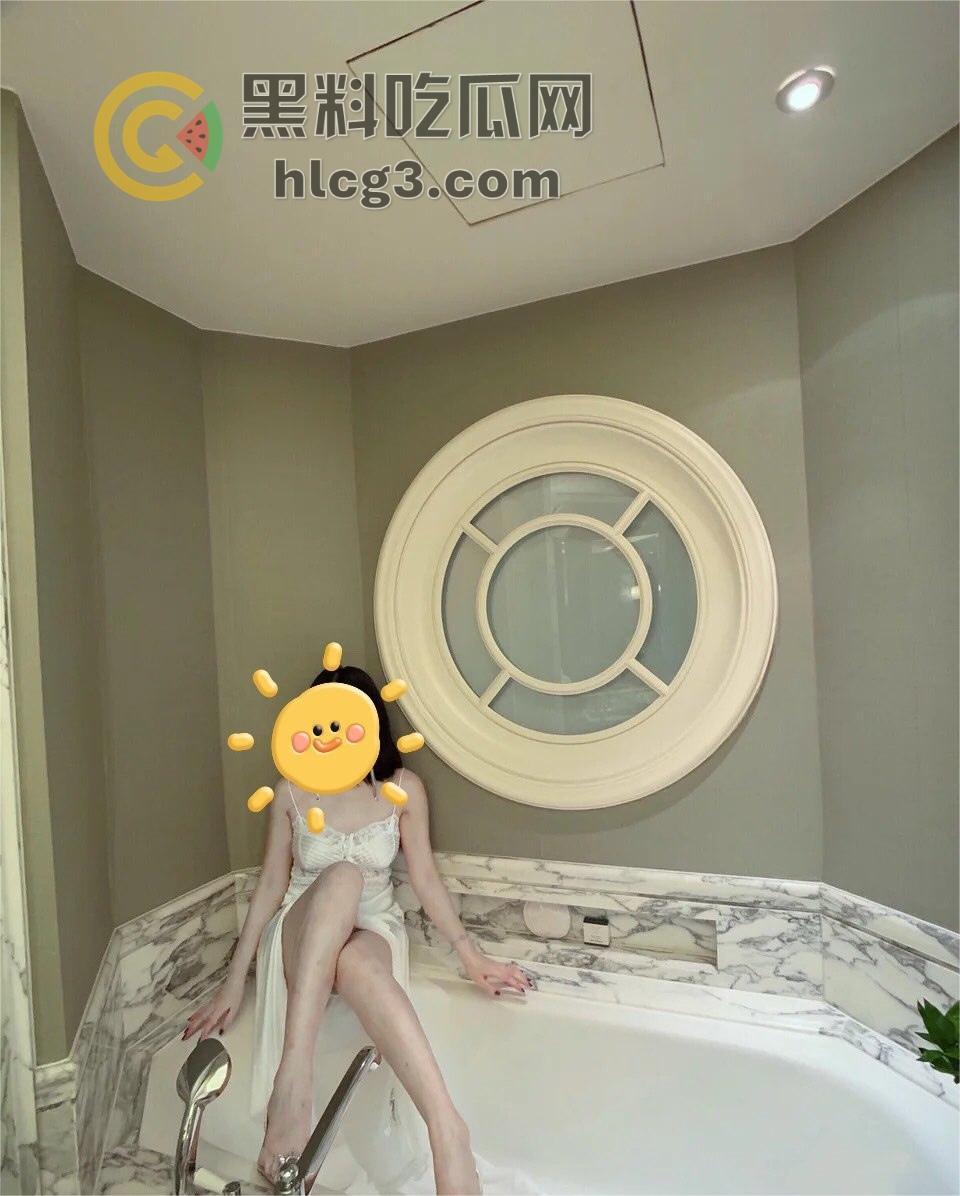 91大佬鹿与玫瑰海圈养极品小母狗疑似抖音百万网红「皮幼」，豪门调教大秀，调教细节曝光，视觉冲击无敌！-9