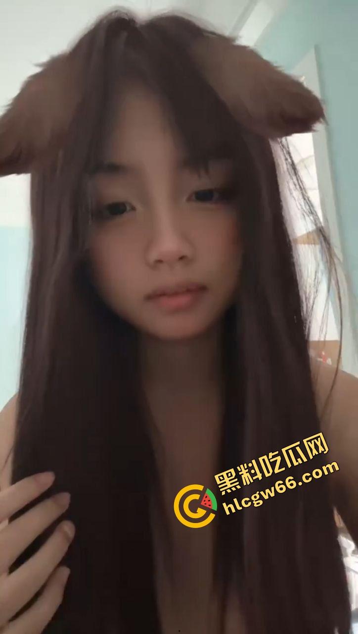 湖南株洲18岁反差骚学妹【刘怡婷】曝光，刚成年就当男网友的远程母狗，放学回家掰穴自慰叫到腿软！-4