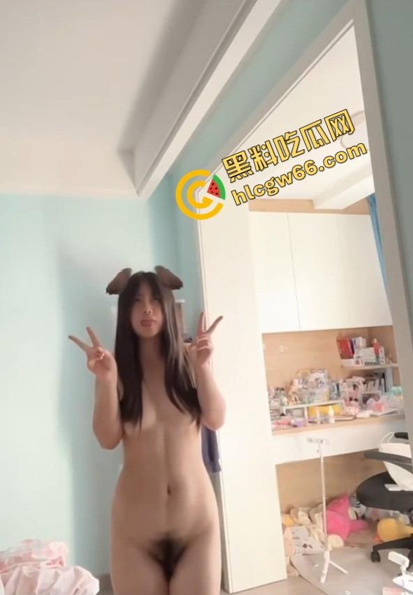 湖南株洲18岁反差骚学妹【刘怡婷】曝光，刚成年就当男网友的远程母狗，放学回家掰穴自慰叫到腿软！-13