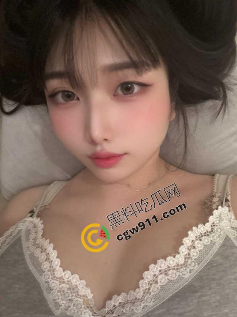 锡林浩特市90后巨乳骚货【王美丽】为帅哥网红大胆挥霍600万，骚逼身材火辣被疯狂抽插视频震惊全网-2