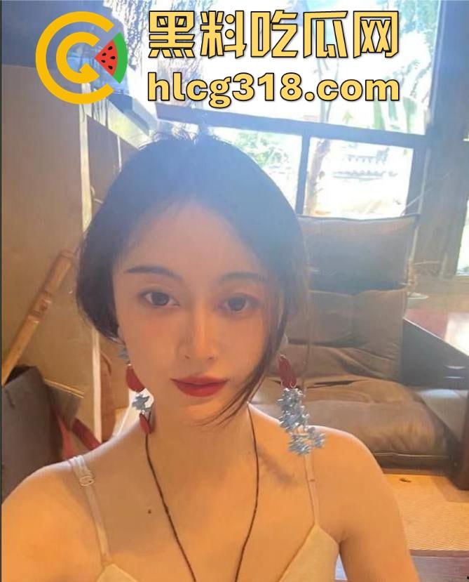 快手低俗直播pk吃惩罚！输了就拖鞋大力抽逼 虽然有牛仔裤挡着但感觉还是很疼 这种直播真有人看吗？-2