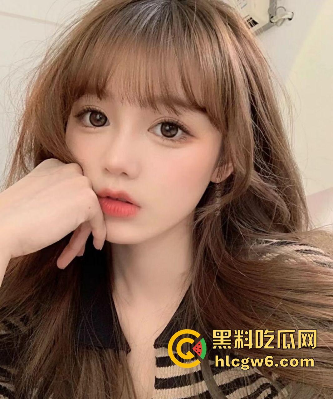 抖音操逼大神『暴力三刀』每日一啪，约极品嫩妹无套猛操，大学生妹子戴眼罩口爆后入，记录生活给兄弟共享！-1