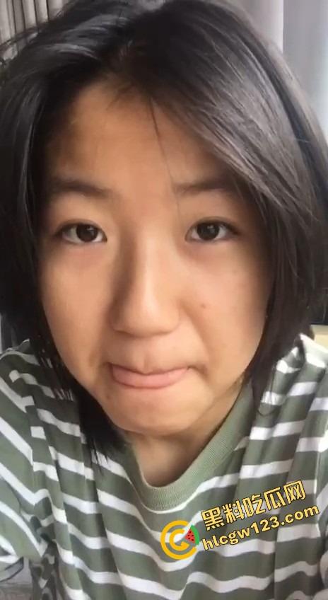 隔壁女租客【王梦】太会舔了！第一次口交就拉丝流白，跪着舔精不带擦，跪着舔完还乖乖自己坐上来！-2