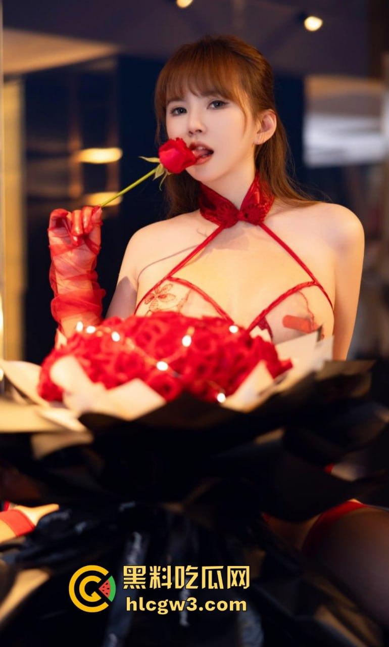 秀人网反差婊【张思允】爆火，顶级巨乳肥臀，烈焰玫瑰般骚劲，诱惑私拍最新一弹流出！-1