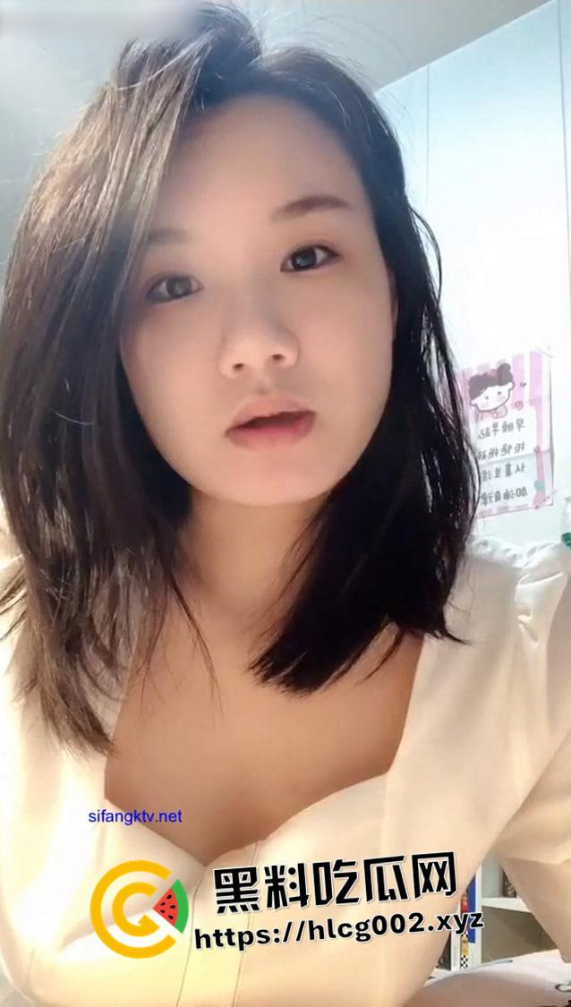 裸贷合集！小姐姐们拿着身份证抠逼  美妙的身体为了钱蠕动 为什么裸贷都是年轻妹妹呢-2