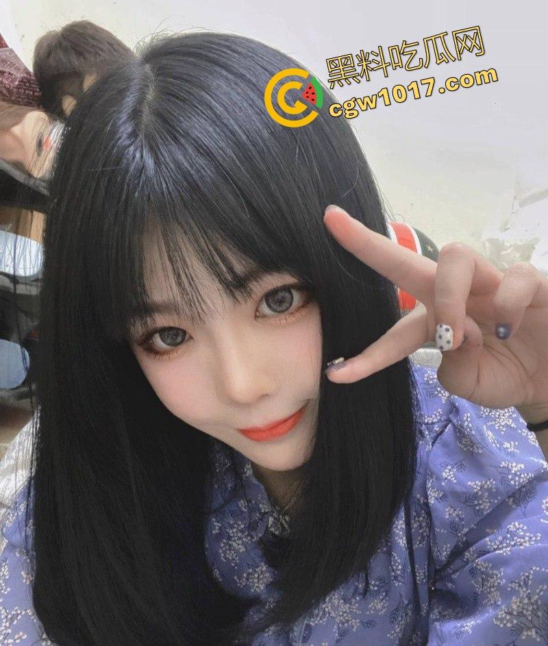 喜欢颜射的骚逼护理学妹【刘峎丽】口交深喉颜射极致榨精,狂骑炮友宛如自动打炮机器,简直骚到骨子里!-2