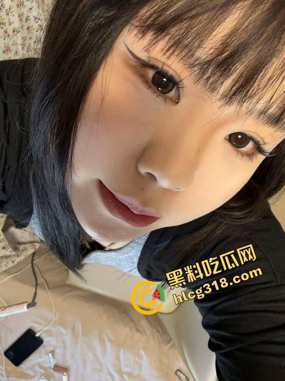 03年小嫩妹高潮害羞躲被窝，我只能把套取了让她更爽，那晚在碧海湾假日公寓，她整晚都在抖！-5