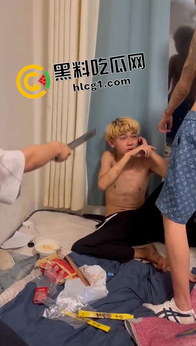 黄毛吊毛和精神小妹又被霸凌 打的身上没一块好的了  这些人是真的不怕打死人吗-5