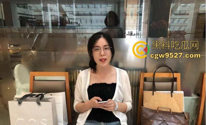 常州母狗人妻【秦柳柳】发泄欲望,居然抛夫弃子,不远千里送逼炮友,骚穴被操到直冒白浆!-1