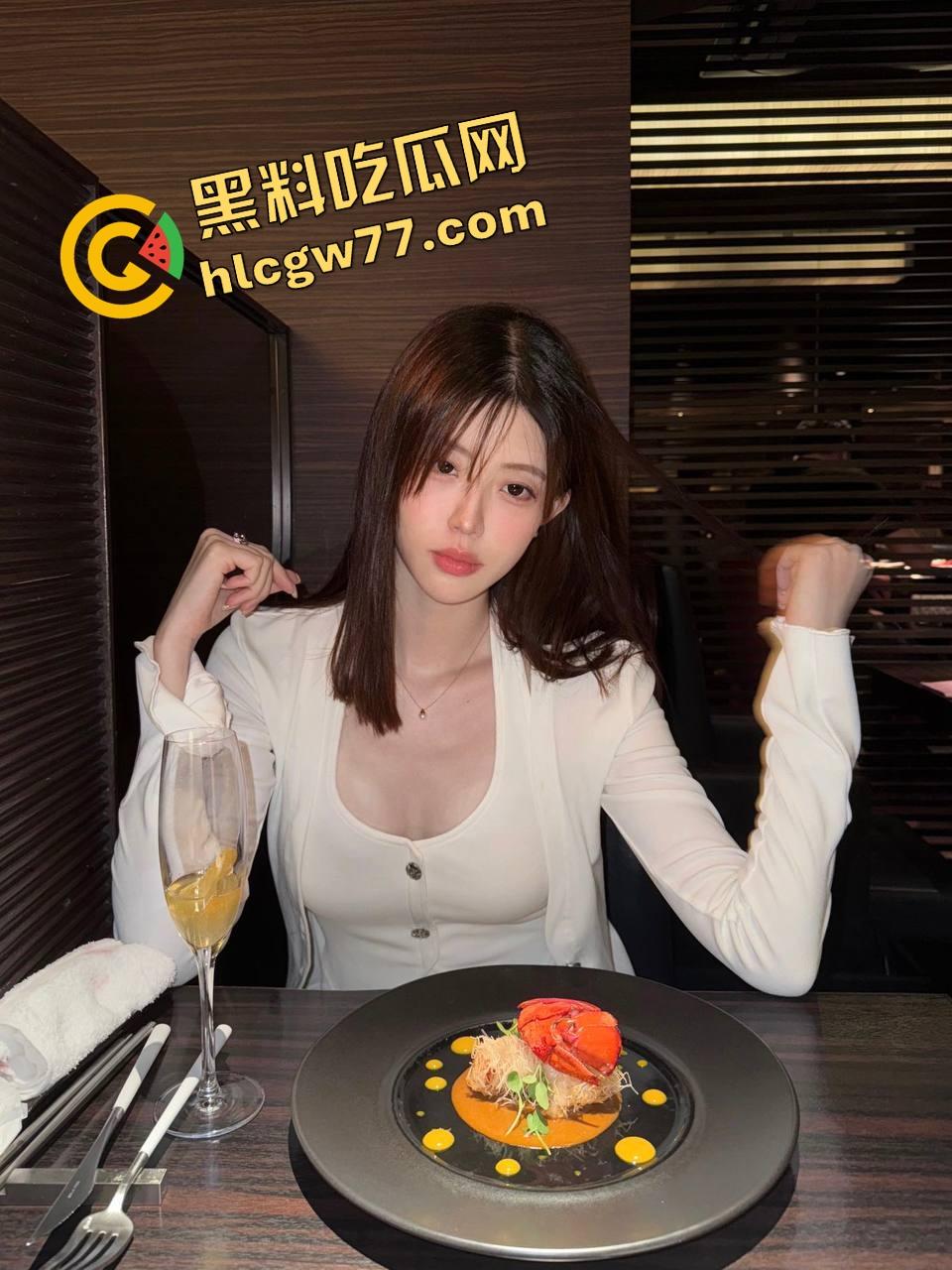 杭州姐弟乱伦炸裂，姐夫精致操不爽，姐姐骚逼痒爆微信勾弟弟，酒店开房猛吃鸡巴，这他妈是淫荡姐弟顶流！-2