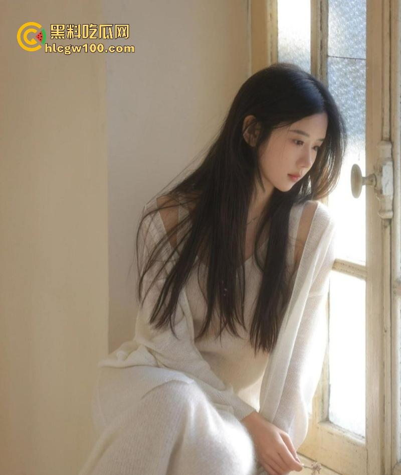 中央戏剧学院外围女【圈圈】特斯拉车震直播,主动送炮邀请群友内射骚穴,被操哭展现母狗本色!-1