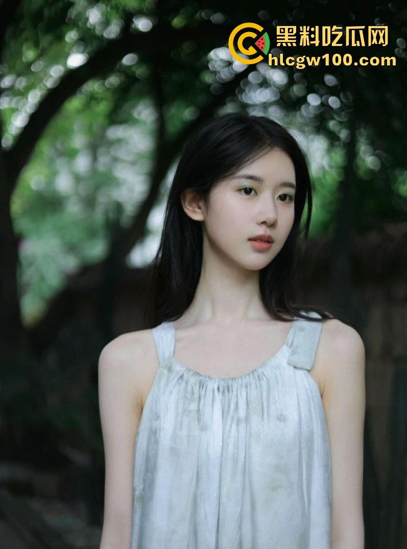 中央戏剧学院外围女【圈圈】特斯拉车震直播,主动送炮邀请群友内射骚穴,被操哭展现母狗本色!-11