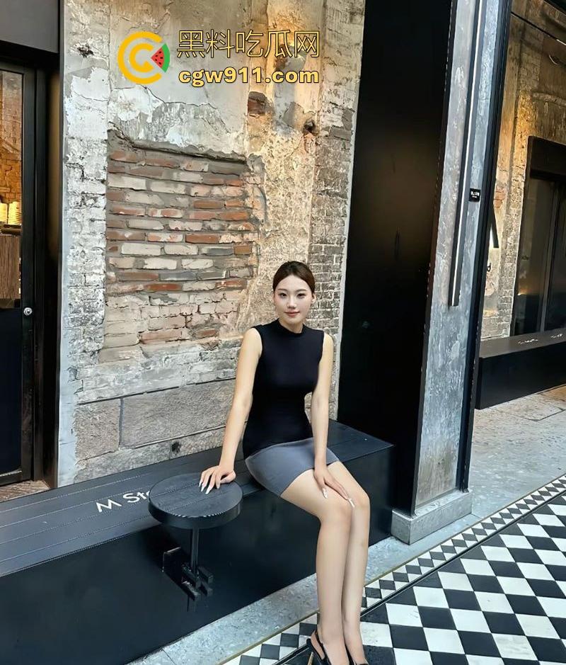 武汉师范大学【刘婷婷】与男友性爱视频流出,清纯学妹化身全自动榨精机,骑乘榨精露脸口爆,反差骚劲十足!-3