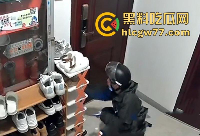 南通拆迁房小区 半夜惊现变态男 蹲守民宅狂舔女户主高跟鞋 五分钟监控视频流出!-3