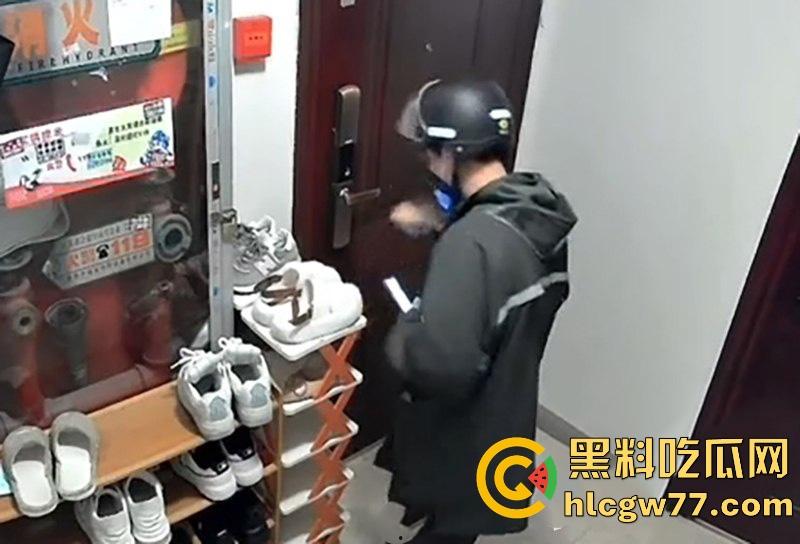 南通拆迁房小区 半夜惊现变态男 蹲守民宅狂舔女户主高跟鞋 五分钟监控视频流出!-8