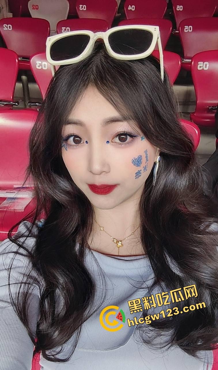 民宿开房无套爆操啪啪啪啪正激烈,换姿势换到发现针孔摄像头,女的还没高潮,摄像头先翻车!-2