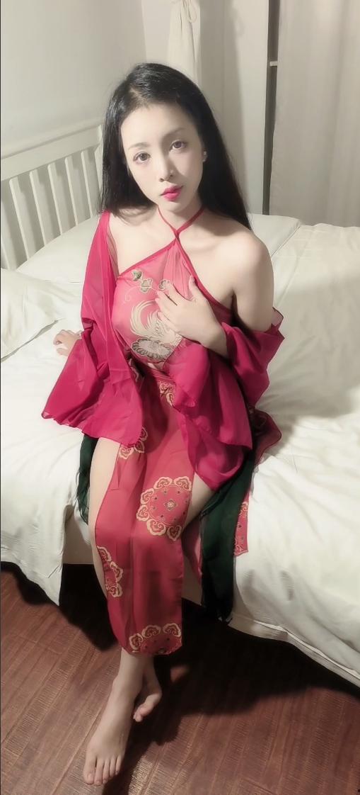 推特反差主播【李婉儿】,户外山林野战直播,口交乳交轮番榨精,多姿势激情交合,精液射嘴香艳诱惑!-2