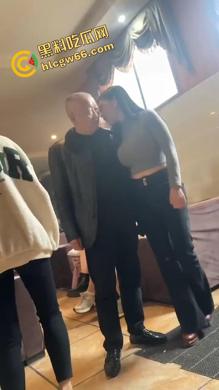 绵阳大青龙曝光,舞厅全关它还顶楼海选200一炮,出租车排百米,开房现场像炮展会!-6