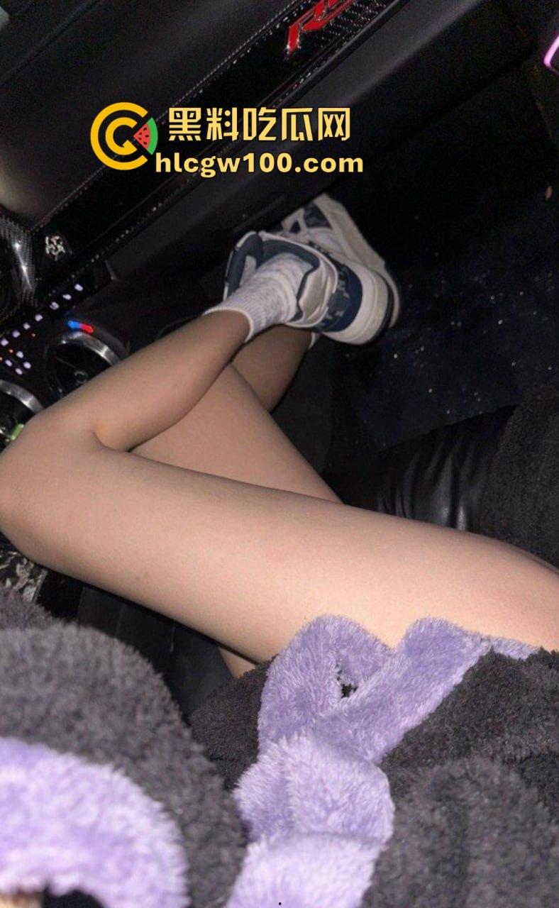 亚文化女友【赵婷】骚到极致，平时正经得像个人脱了衣服直接化身母狗，用跳蛋自慰到白浆直流 真的亚得一批！-10