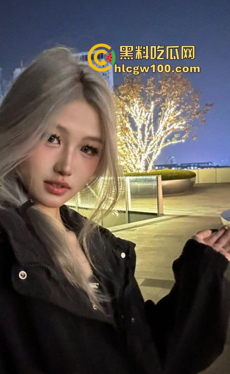 亚文化女友【赵婷】骚到极致，平时正经得像个人脱了衣服直接化身母狗，用跳蛋自慰到白浆直流 真的亚得一批！-12