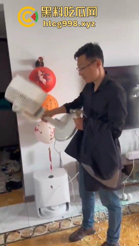 山东济宁家暴男出轨还砸家！吵架上头砸得天翻地覆，自己绿了还狂发脾气！-6