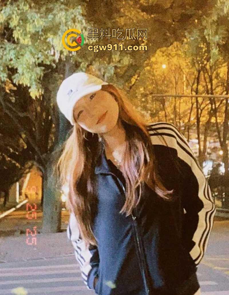 河北科技职院【李依然】颜值超美的女孩,玩的相当淫骚,揉捏大奶秀剃毛小穴,插肛塞自慰,淫水声细碎撩耳!-2